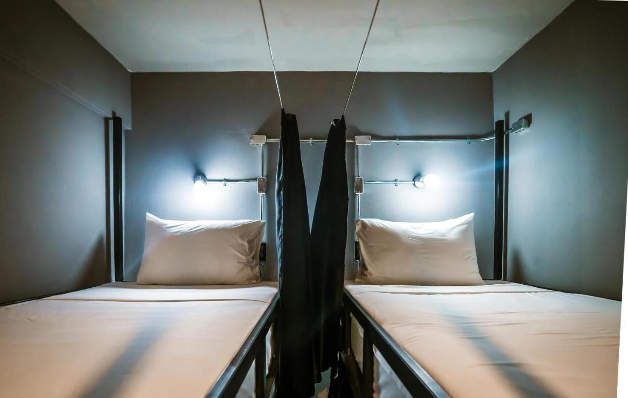 Slumber Party Hostel Phuket Exterior foto